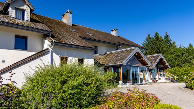 Hôtel Piscine Jura · Photos · Lou Granva