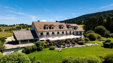 Lou Granva · Hôtel Lac Jura · Site Officiel