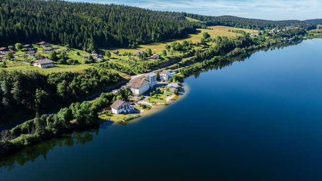 Hôtel Piscine Jura · Photos · Lou Granva